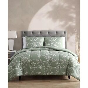 Hallmark Collectibles Wallis 3 piece Reversible Comforter Set Lt. Green KING